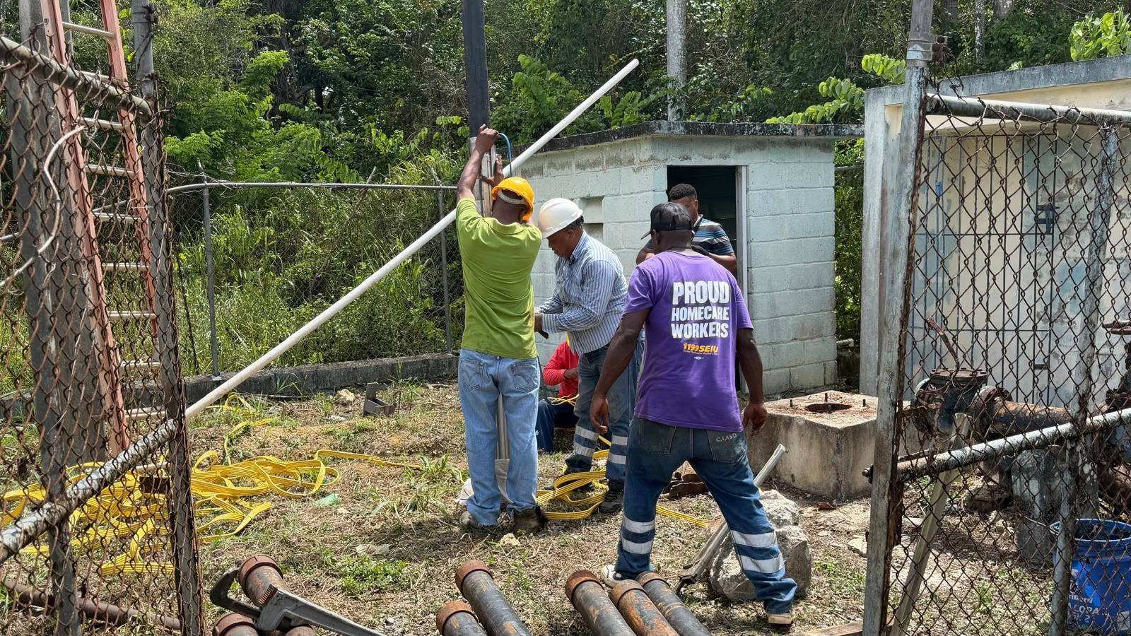 Inician trabajos de instalación de nueva bomba sumergible en Hato Viejo